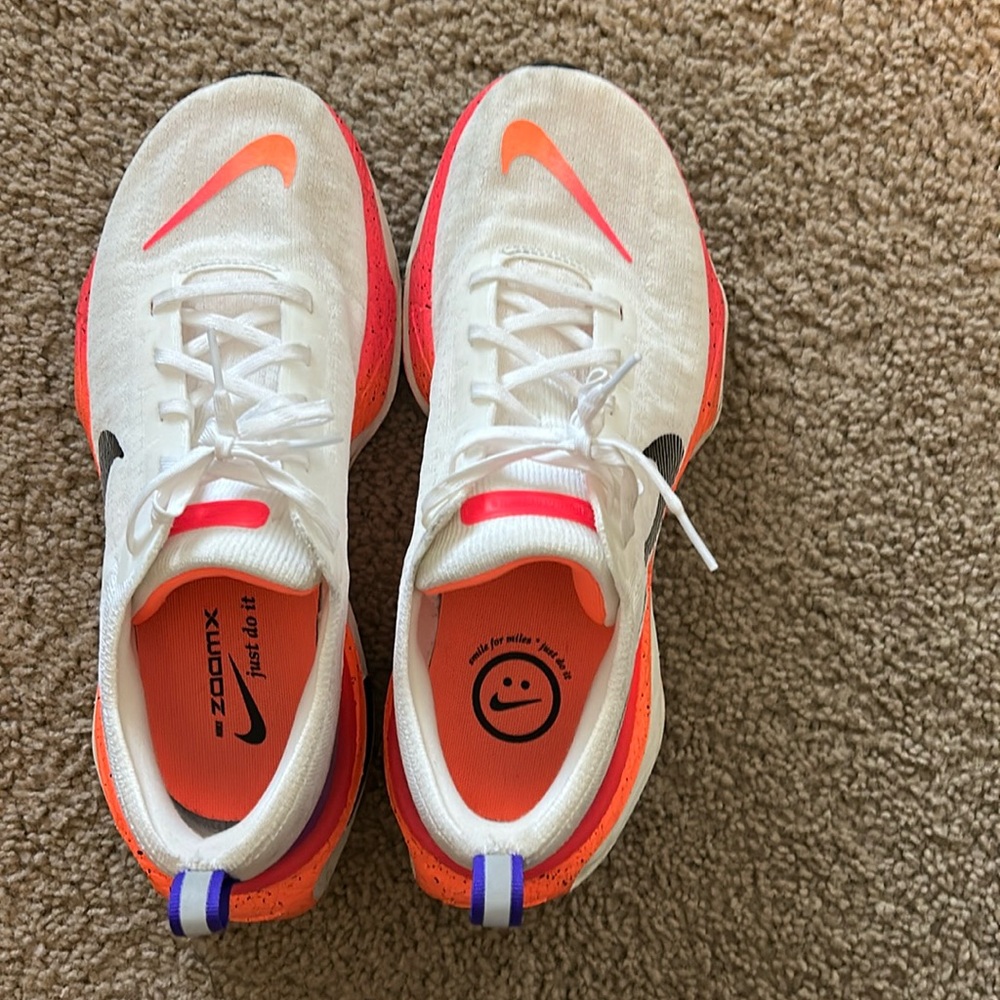 Nike Wmn ZoomX Invincible Run FK 3
2 pairs